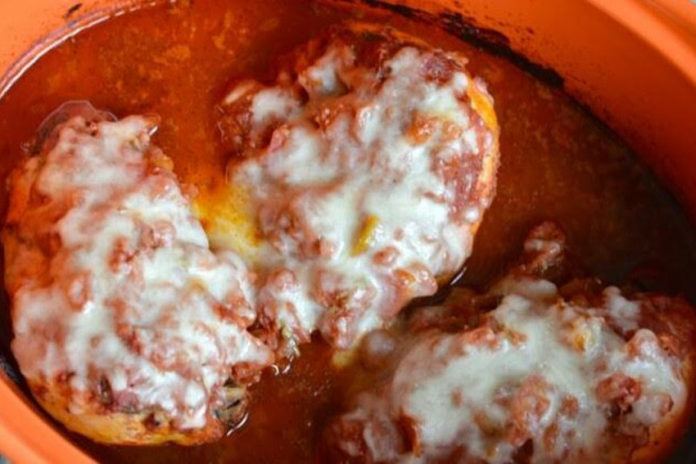 Baked-Mozzarella-Chicken-in-Tomato-Sauce