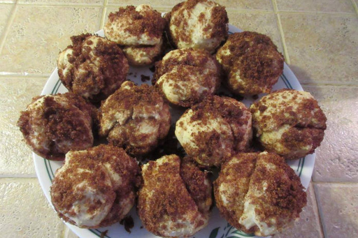 cinnamon-roll-muffins