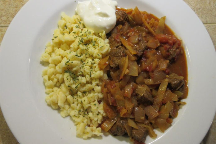 hungarian-goulash-spaetzle