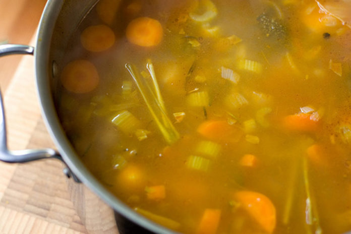 Low-Sodium-Vegetable-Broth