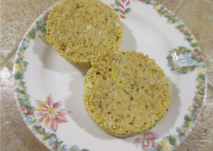 lemon-poppyseed-mug-muffin