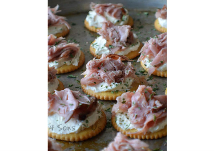 ritz-roast-beef-creamy-horseradish