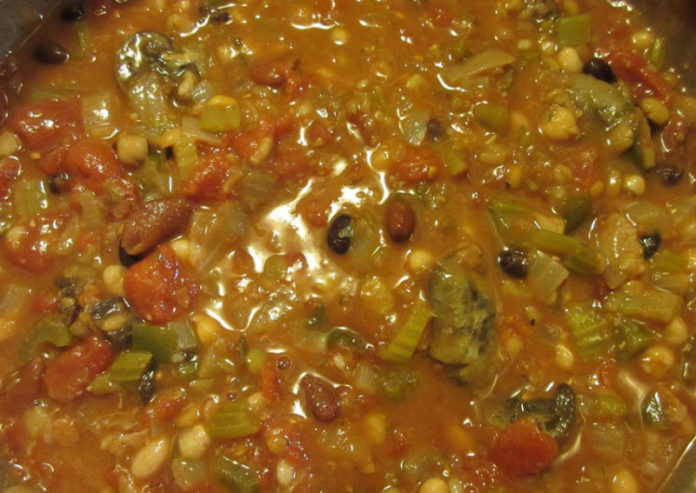 lynns-bean-soup-vegetarian